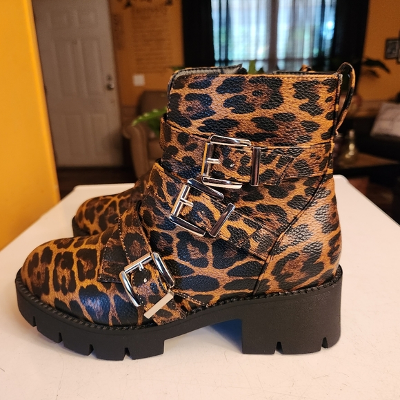 Animal print boots - Picture 3 of 8